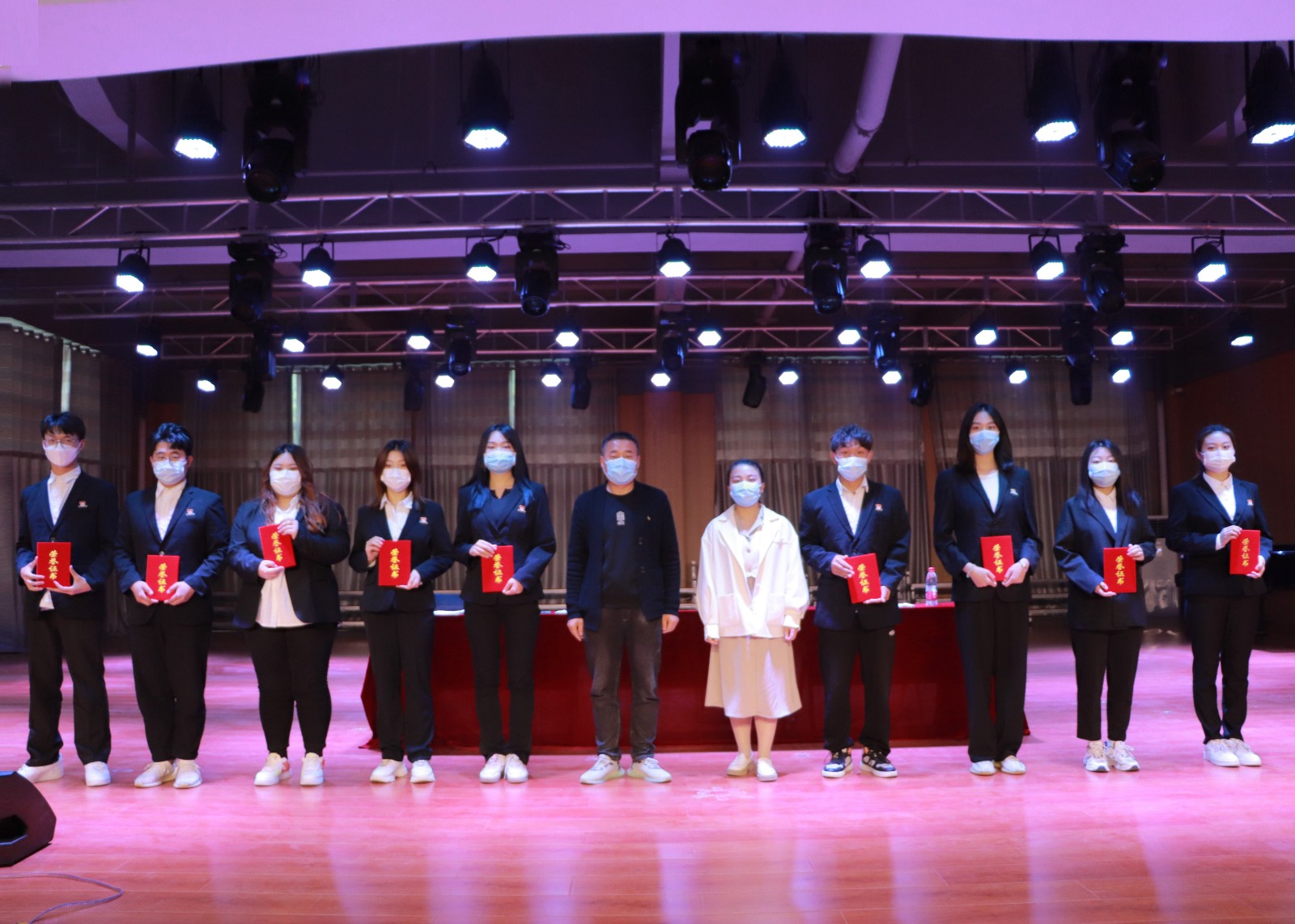 摄影记者和星月 史冰洁 (16).jpg 摄影记者和星月 史冰洁 (16).jpg