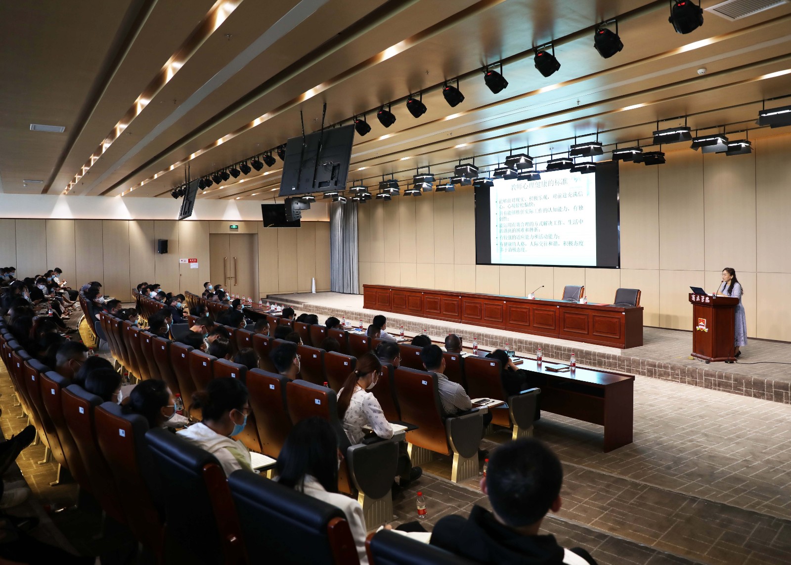 摄影记者王绍龙修8.jpg 摄影记者王绍龙修8.jpg