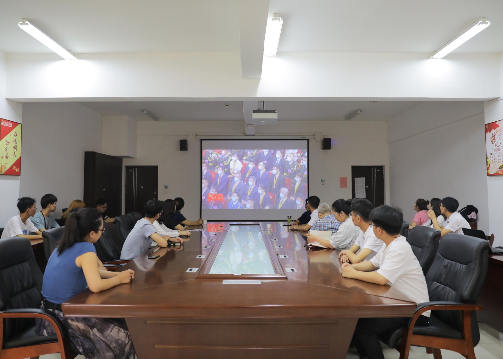 摄影记者朱国强 (4).jpg 摄影记者朱国强 (4).jpg