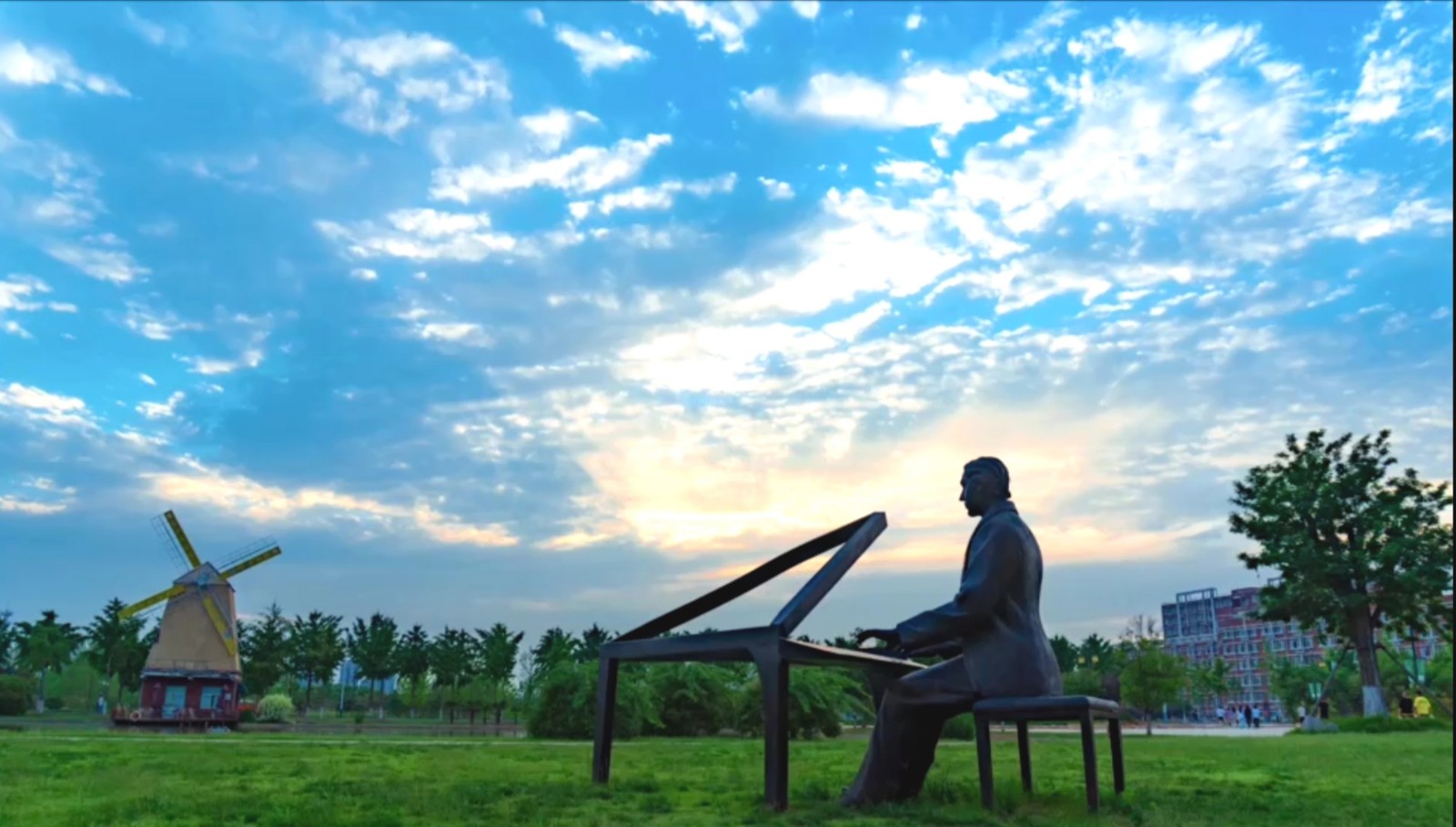 4cfa488a366499792f79de2a7fdde83.jpg 4cfa488a366499792f79de2a7fdde83.jpg