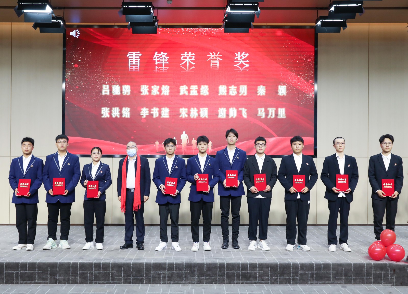 摄影记者刘贺鹏 (16).jpg 摄影记者刘贺鹏 (16).jpg