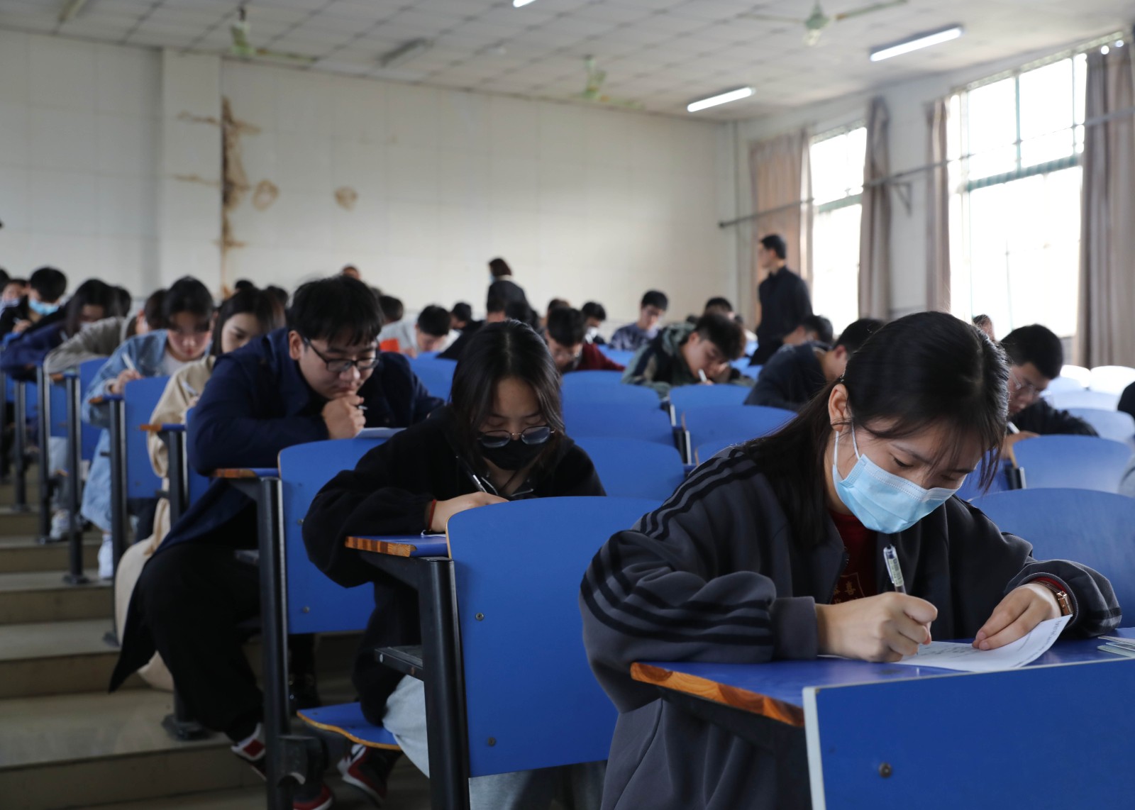 摄影记者于慧(2).jpg 摄影记者于慧(2).jpg