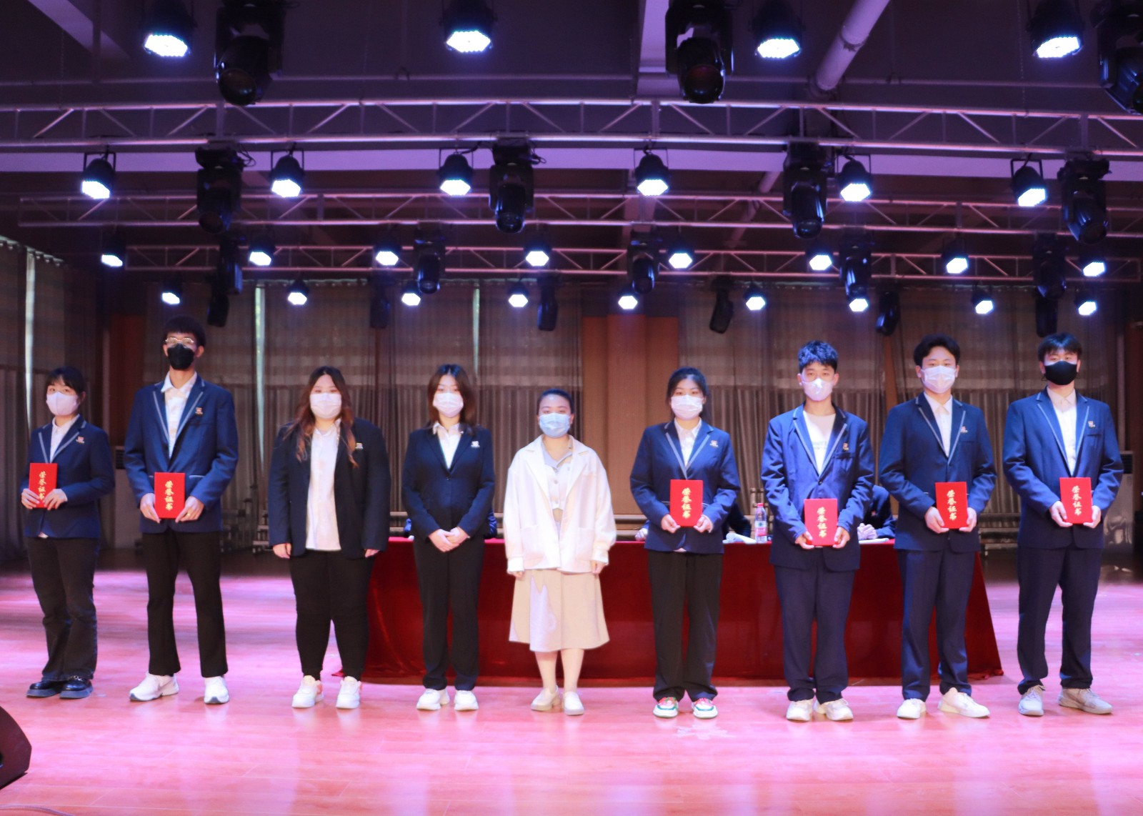 摄影记者和星月 史冰洁 (11).jpg 摄影记者和星月 史冰洁 (11).jpg