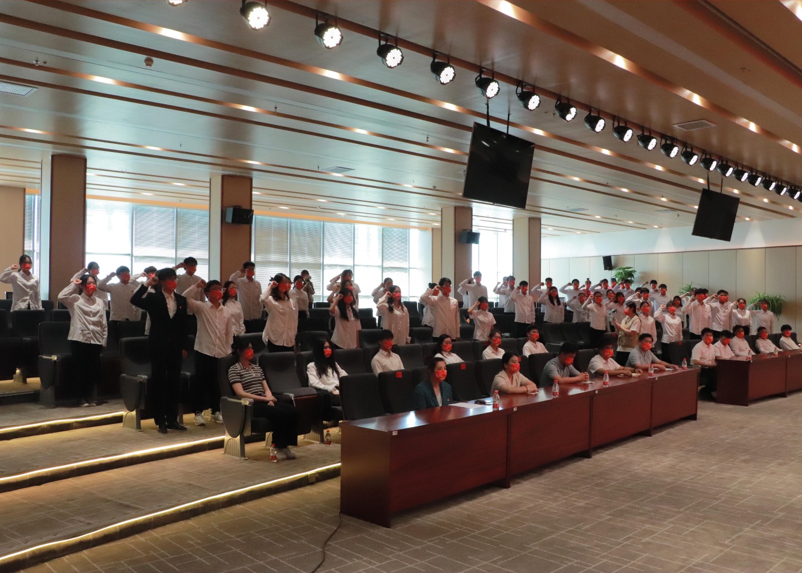 摄影记者王绍龙3.jpg 摄影记者王绍龙3.jpg