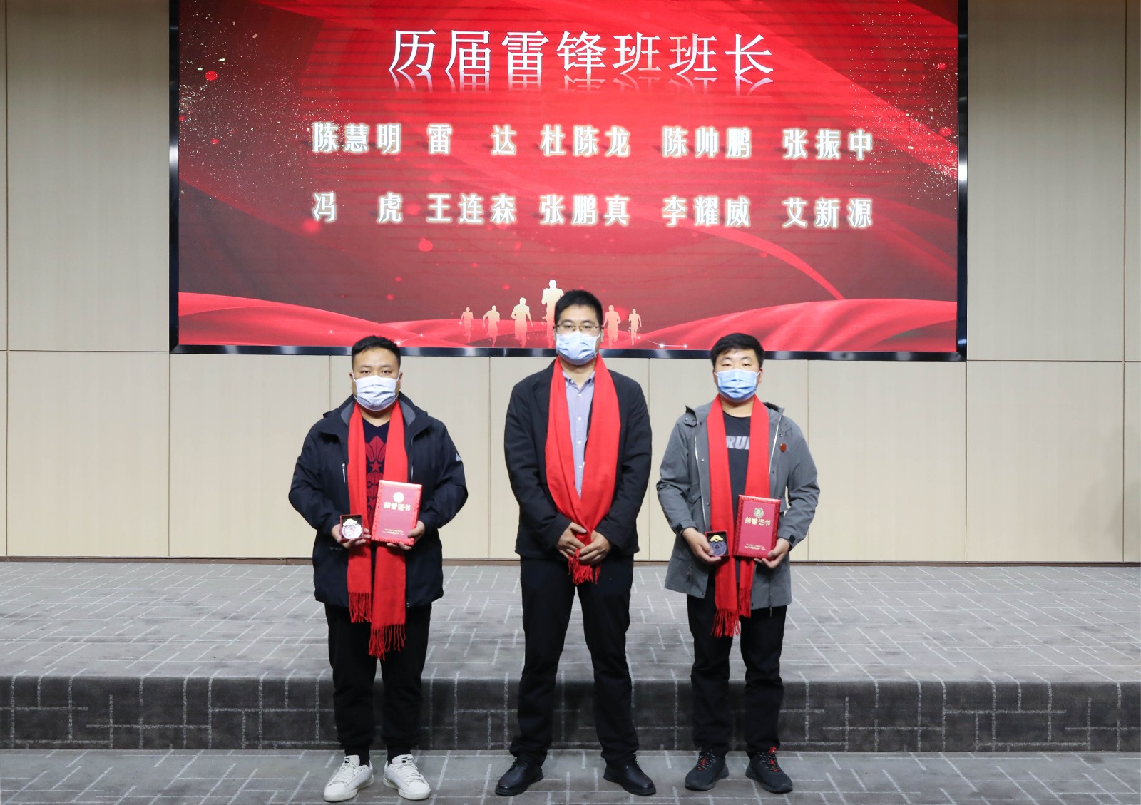 摄影记者刘贺鹏 (15).jpg 摄影记者刘贺鹏 (15).jpg